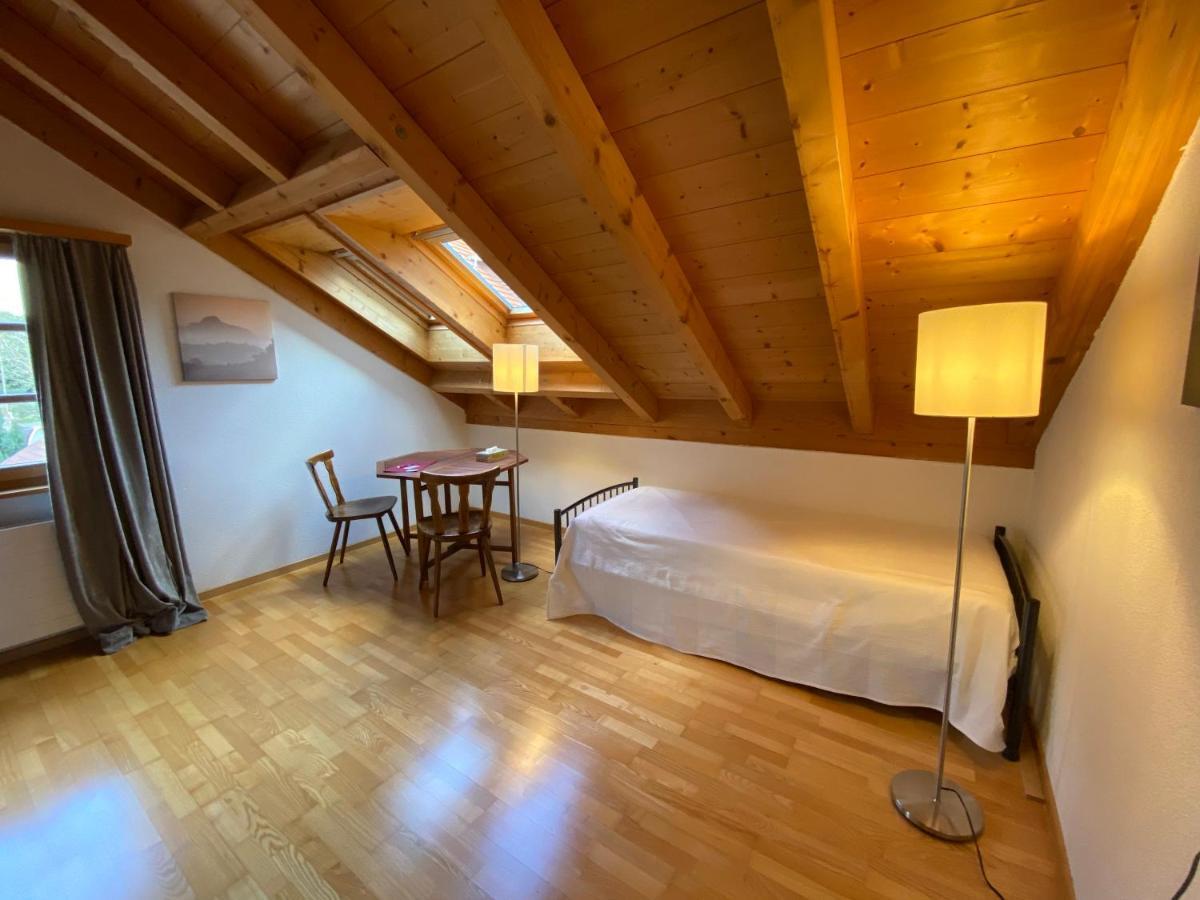 ObersaxenAtelier 67住宿加早餐旅馆 外观 照片